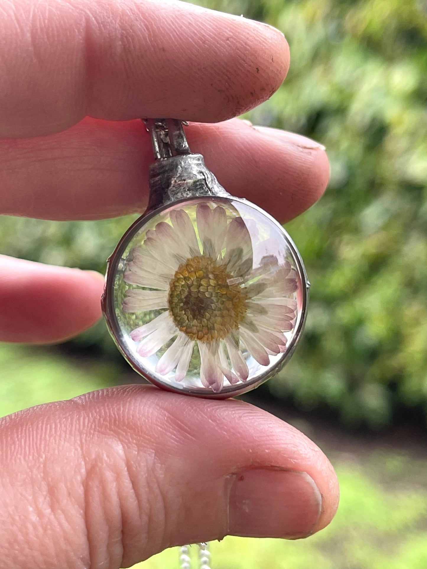 Daisy Pendant - April Birth Flower - Glass Pendant - Pressed Flower Jewelry