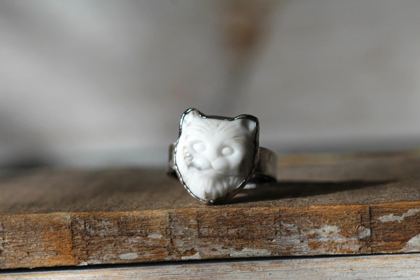 Cat Ring - Carved Howlite - Carved Stone Ring