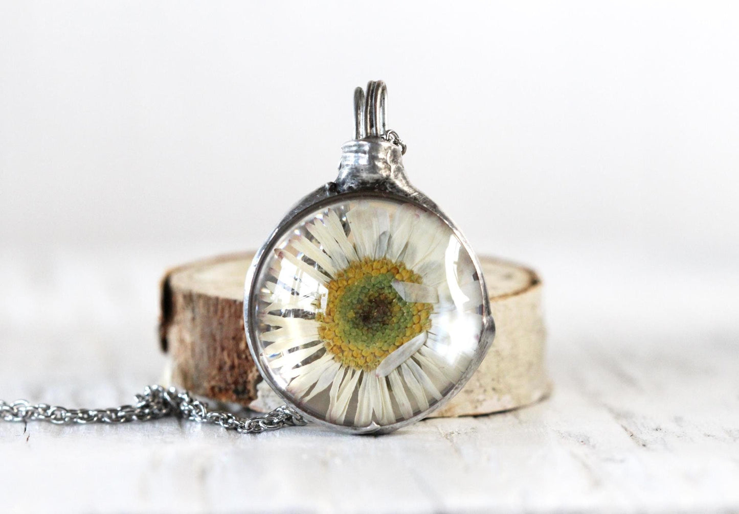 Daisy Pendant - April Birth Flower - Glass Pendant - Pressed Flower Jewelry
